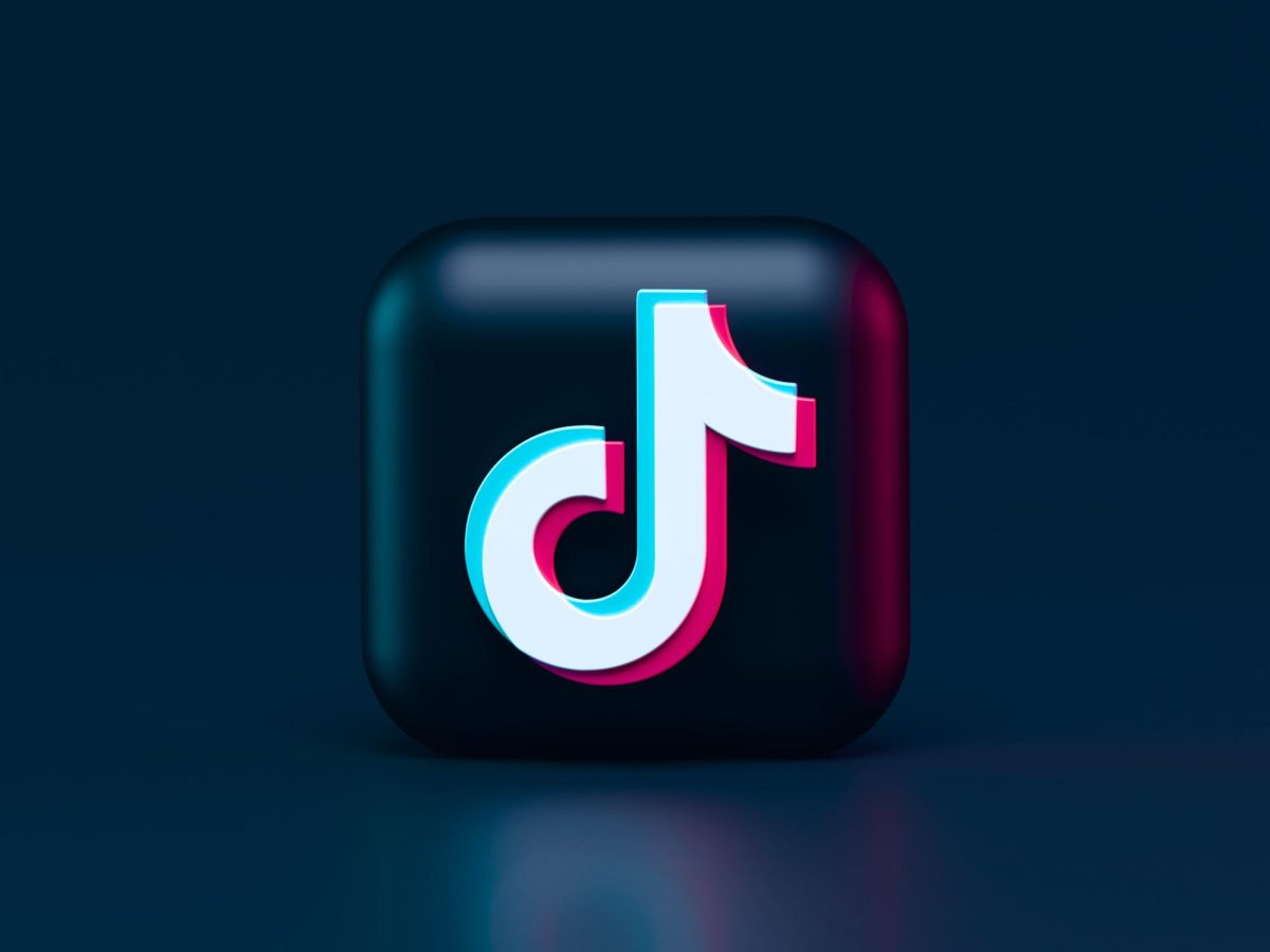 Experts Warn of Growing Trend of "TikTok Brain Rot" Among Young Users